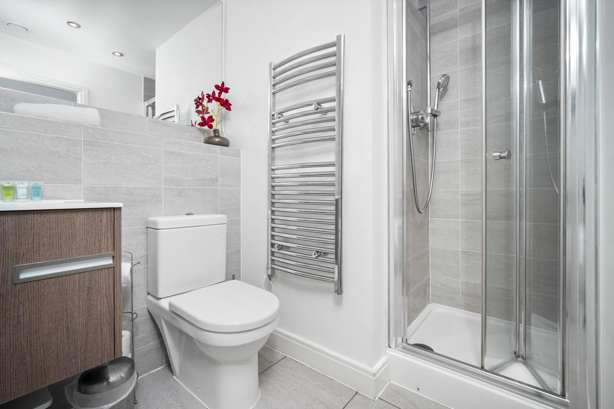 New Luxe Apartment - Secure Parking - Birmingham City Centre - Netflix - Wifi - Top Rated - 54M Экстерьер фото